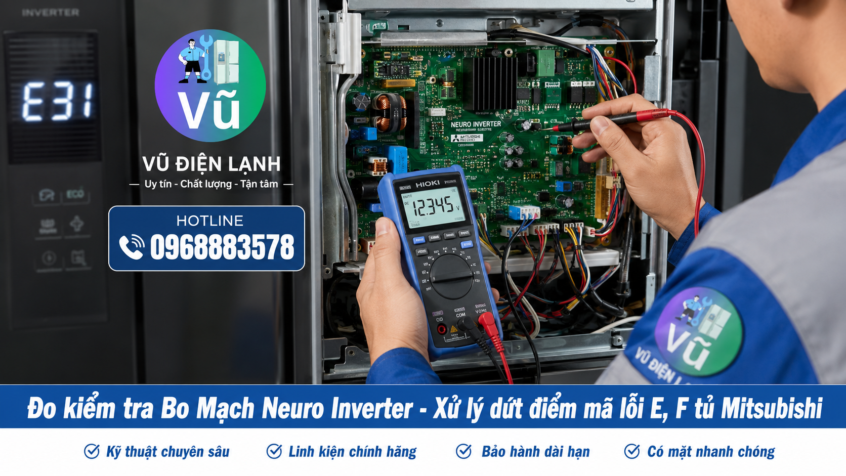 Thợ sửa chữa sử dụng đồng hồ đo điện tử chuyên dụng để kiểm tra chính xác nguyên nhân tủ lạnh Mitsubishi báo mã lỗi E11, E31 trên bo mạch.