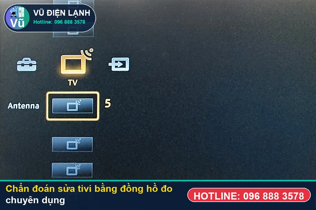 Thợ Vũ Điện Lạnh dùng đồng hồ vạn năng đo kiểm bo nguồn, T-Con và đèn LED nền khi xử lý sửa tivi