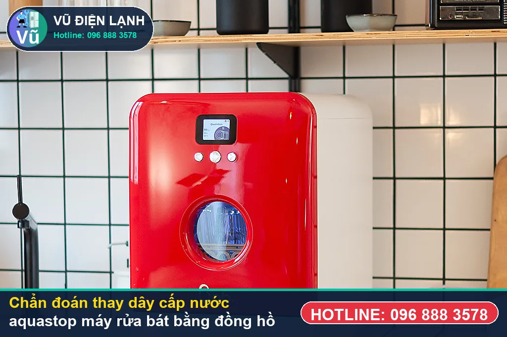 Thợ Vũ Điện Lạnh dùng đồng hồ vạn năng đo kiểm bơm nhiệt, van AquaStop và bo mạch khi xử lý thay dây cấp nước aquastop máy rửa bát