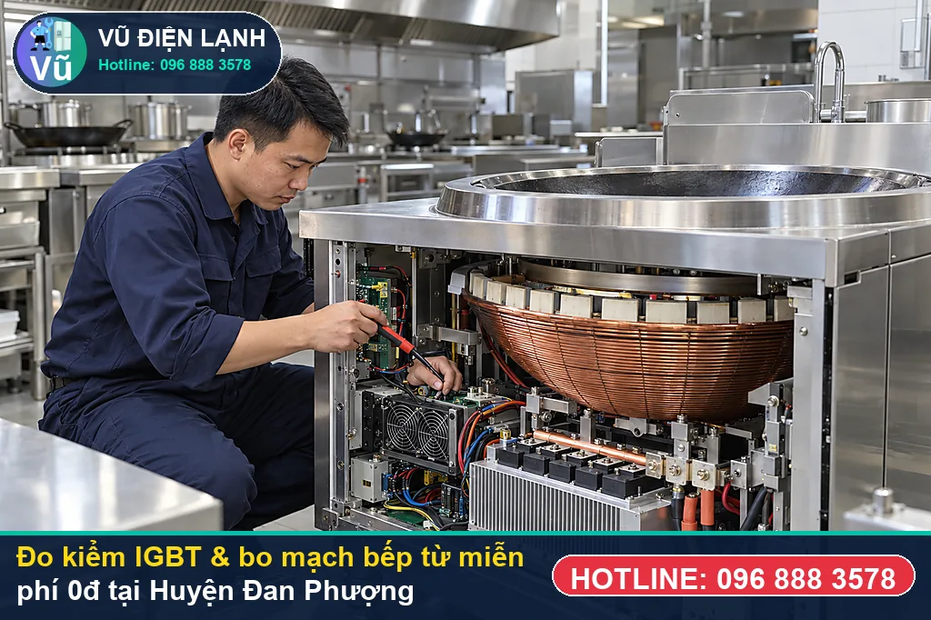 Thợ Vũ Điện Lạnh dùng đồng hồ vạn năng đo kiểm IGBT, tụ lọc và mâm từ khi sửa bếp từ tại đan phượng ở KĐT Tân Tây Đô (xã Tân Lập), Vinhomes Wonder Park (Tân Hội)