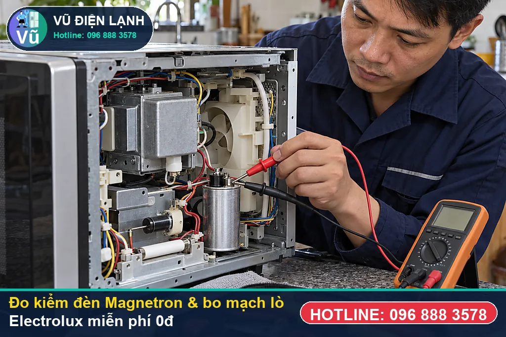 Thợ Vũ Điện Lạnh dùng đồng hồ vạn năng đo kiểm linh kiện khi sửa lò vi sóng electrolux tại nhà