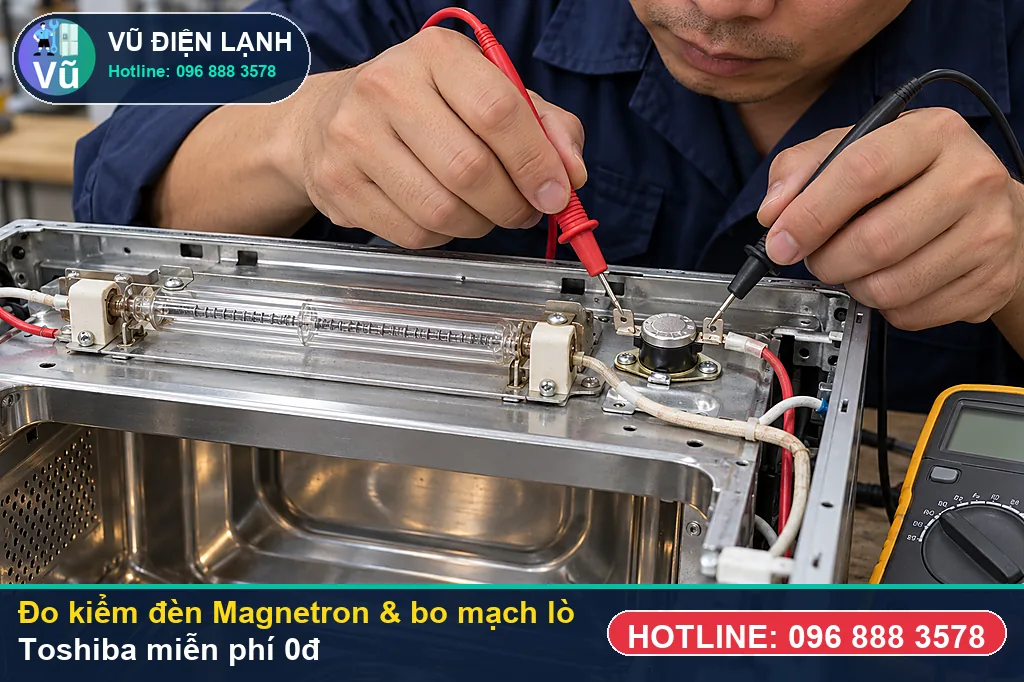 Thợ Vũ Điện Lạnh dùng đồng hồ vạn năng đo kiểm linh kiện khi sửa lò vi sóng toshiba tại nhà