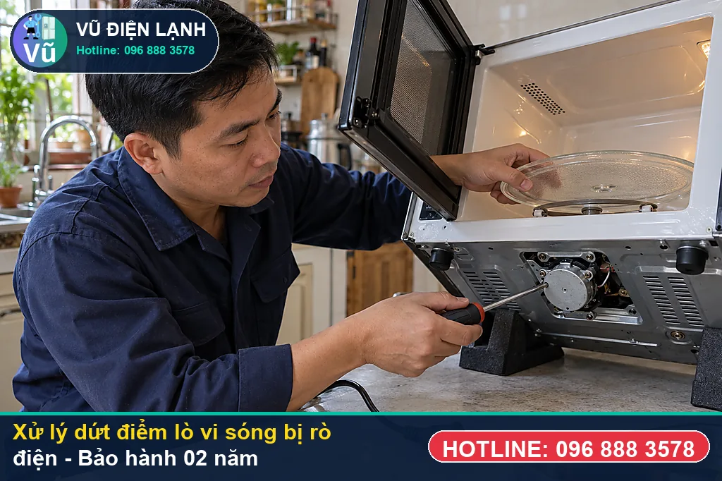 Hoàn tất xử lý lò vi sóng bị rò điện, nghiệm thu đun sôi nước và bàn giao phiếu bảo hành 02 năm Vũ Điện Lạnh
