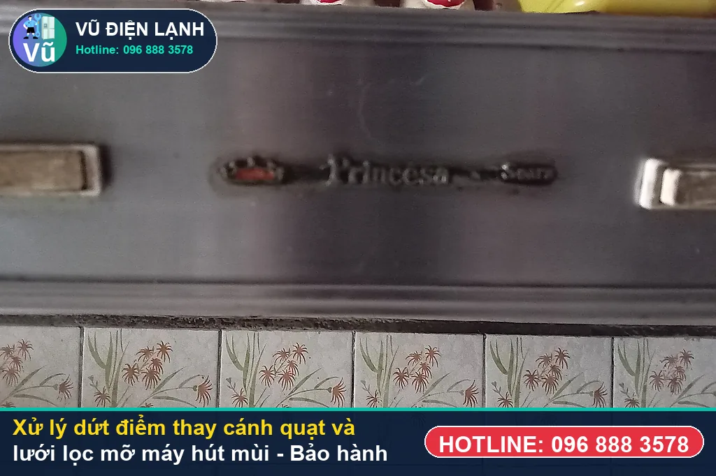 Hoàn tất xử lý thay cánh quạt và lưới lọc mỡ máy hút mùi, kiểm tra lưu lượng gió hút khỏe và bàn giao phiếu bảo hành 02 năm Vũ Điện Lạnh