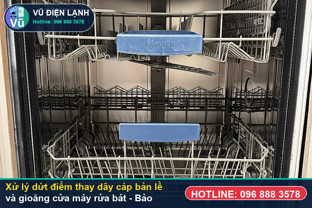 Hoàn tất xử lý thay dây cáp bản lề và gioăng cửa máy rửa bát, chạy thử nước nóng 70 độ và bàn giao phiếu bảo hành 02 năm Vũ Điện Lạnh