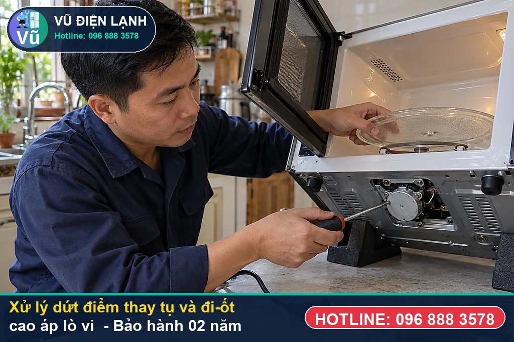 Hoàn tất xử lý thay tụ và đi-ốt cao áp lò vi sóng, nghiệm thu đun sôi nước và bàn giao phiếu bảo hành 02 năm Vũ Điện Lạnh